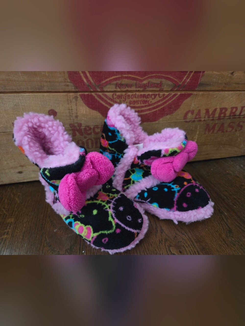 Hello Kitty Toddler Girls 11-12 Slippers